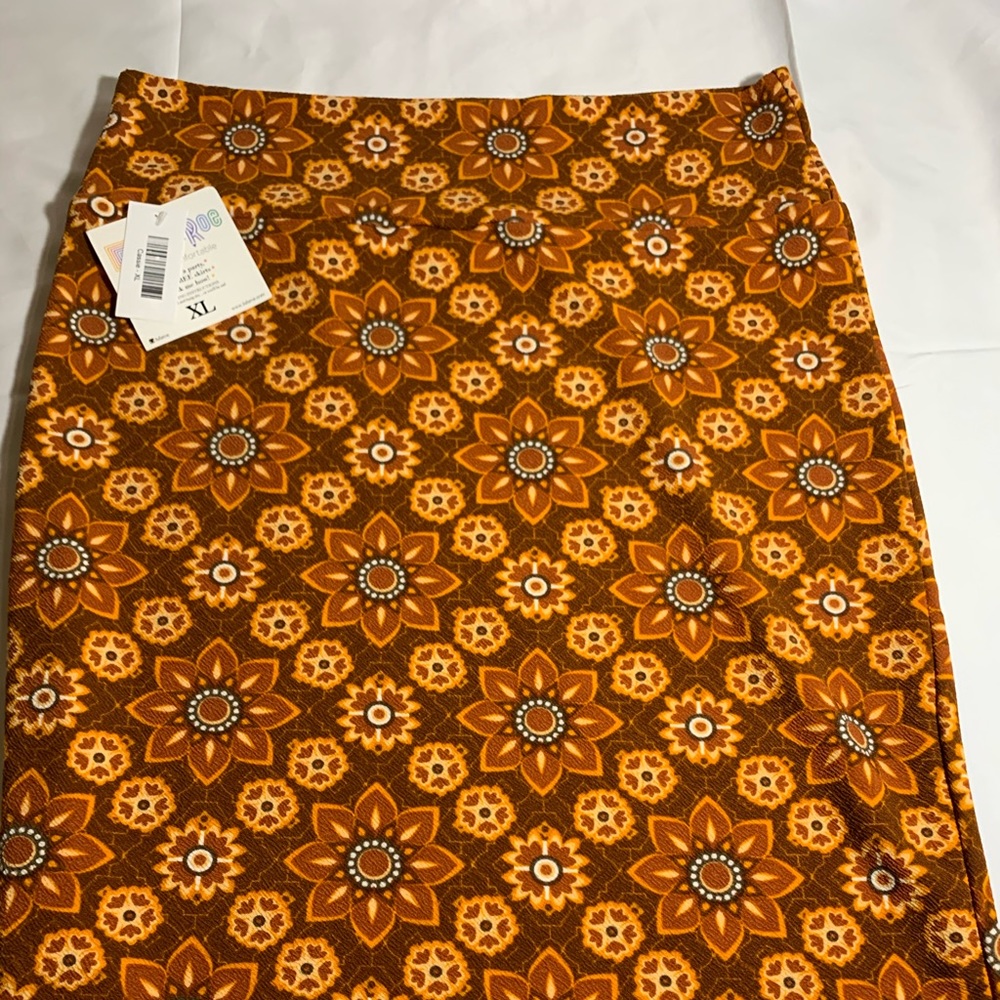 NWT LuLaRoe Cassie skirt